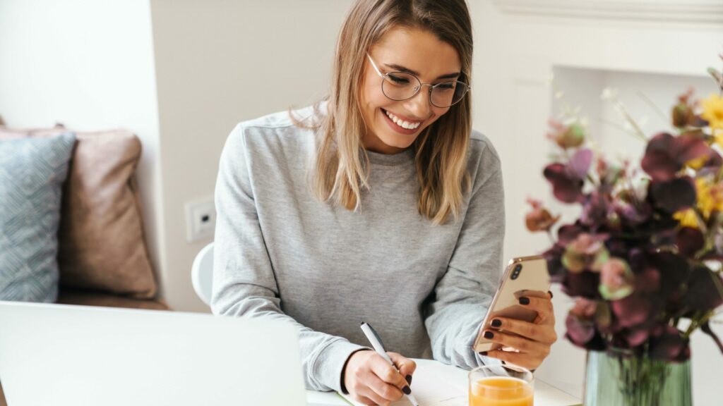 header image; student smiling